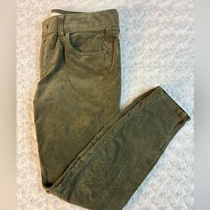 LOFT NWOT Corduroys w/zipped bottom of legs runs big